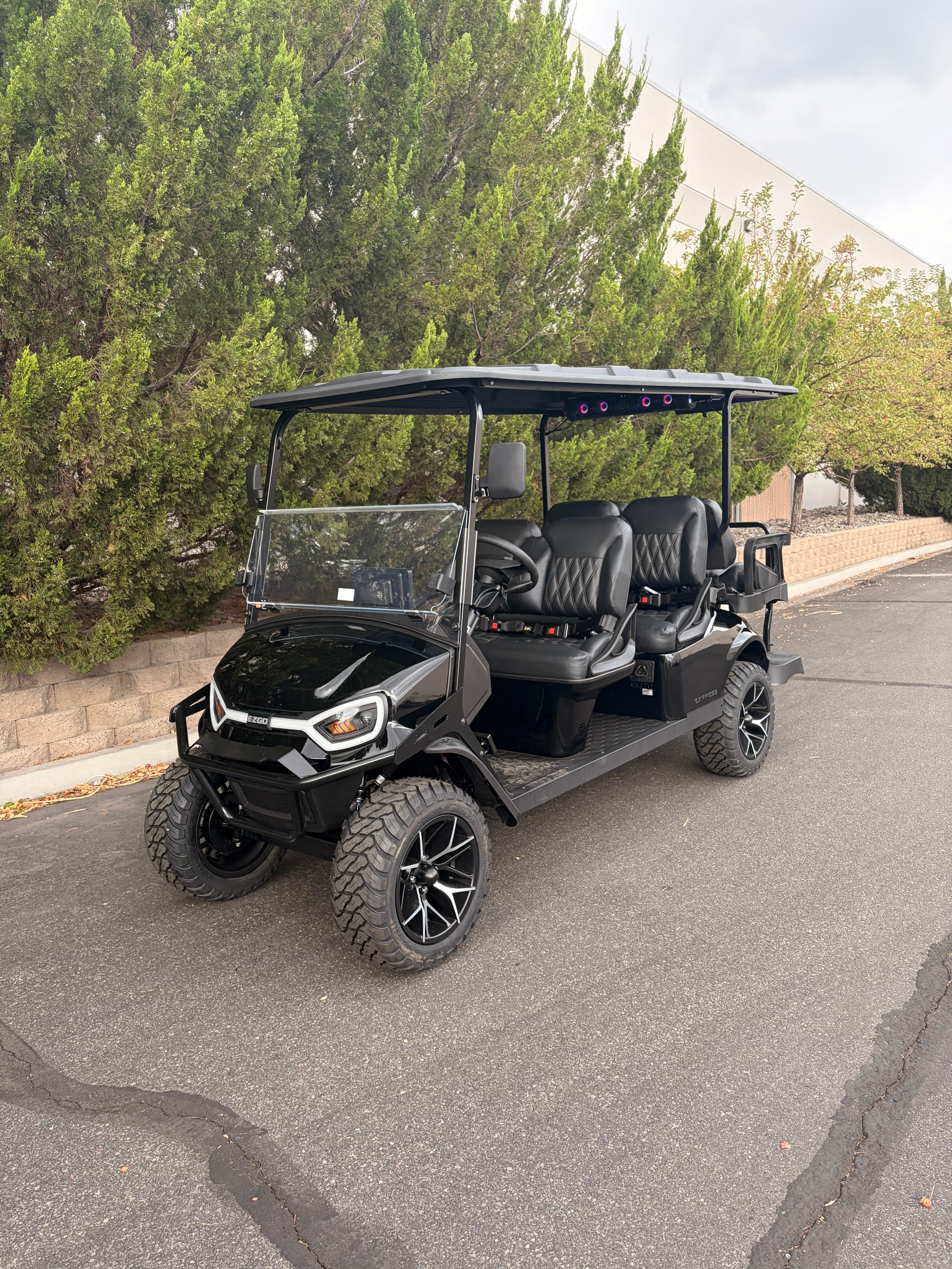 E-Z-GO Express 6 Summit XLT